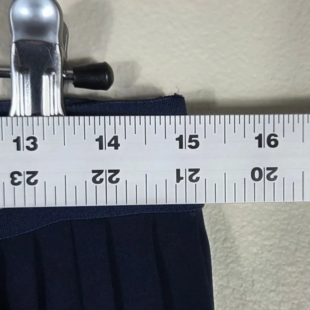 Lou & Grey Navy Blue Pleated Wanderweave Skort Size Med Golf Tennis Pickleball - Picture 5 of 8